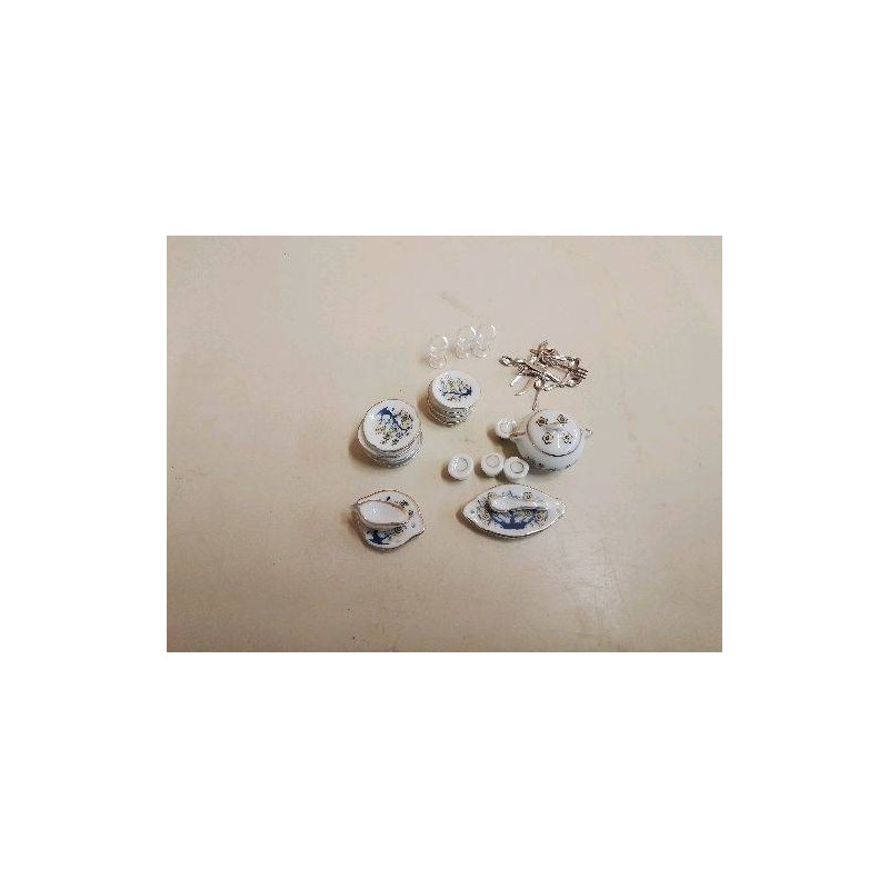 SERVICE  VAISSELLE MAISON DE POUPEE