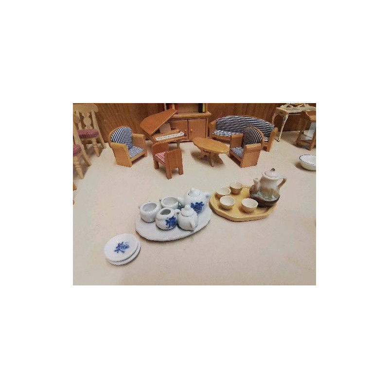 SERVICE VAISSELLE MAISON DE POUPÉE 