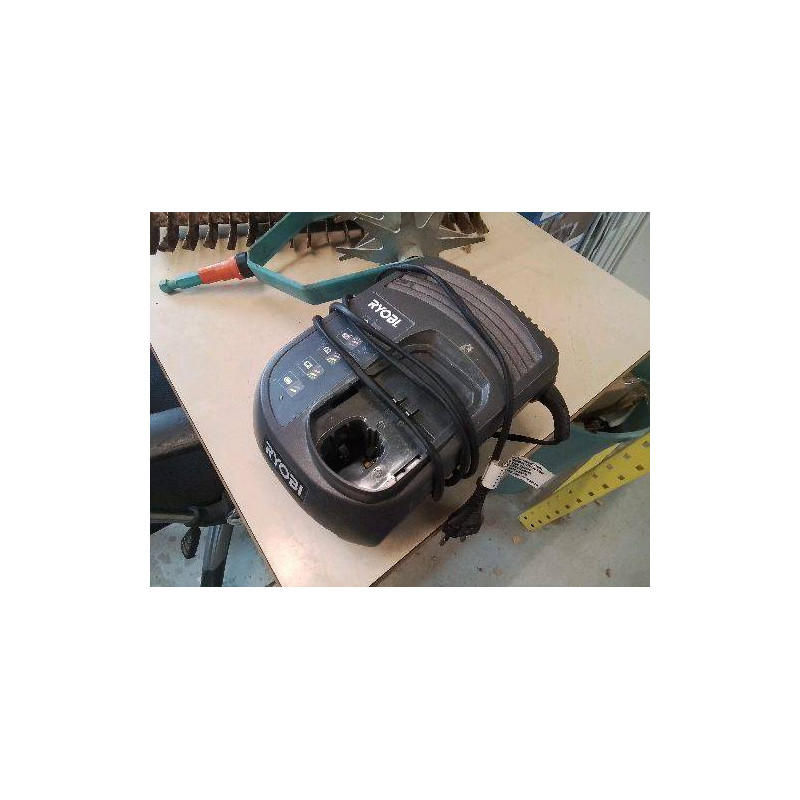 CHARGEUR BATTERIE RYOBI