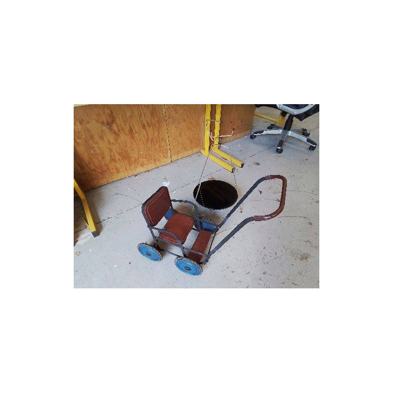 PETITE POUSSETTE ANNÉE 50 