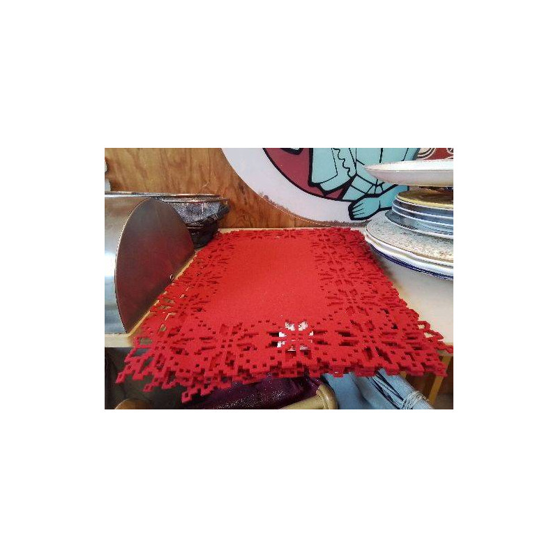 SET DE TABLE ROUGE