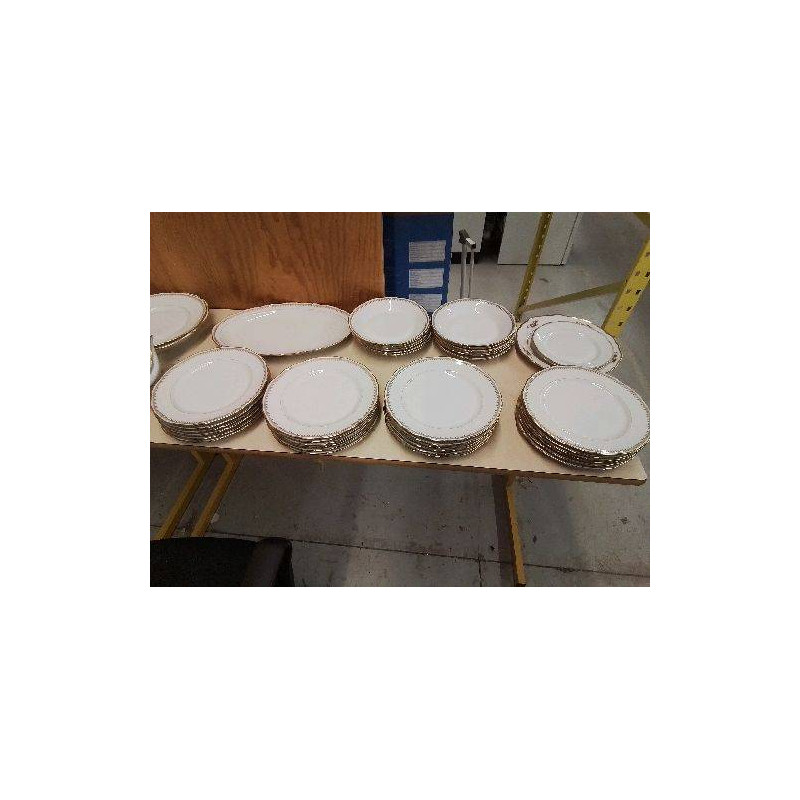 LOT DE 6 ASSIETTES PLATES 