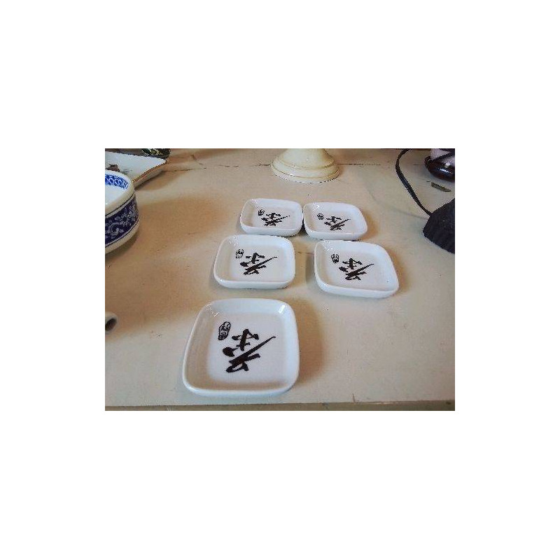 LOT DE 5 PETITE ASSIETTE CARRÉ CALIGRAPHIE ASIATIQUE 