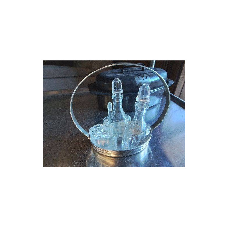 ENSEMBLE A CONDIMENT 