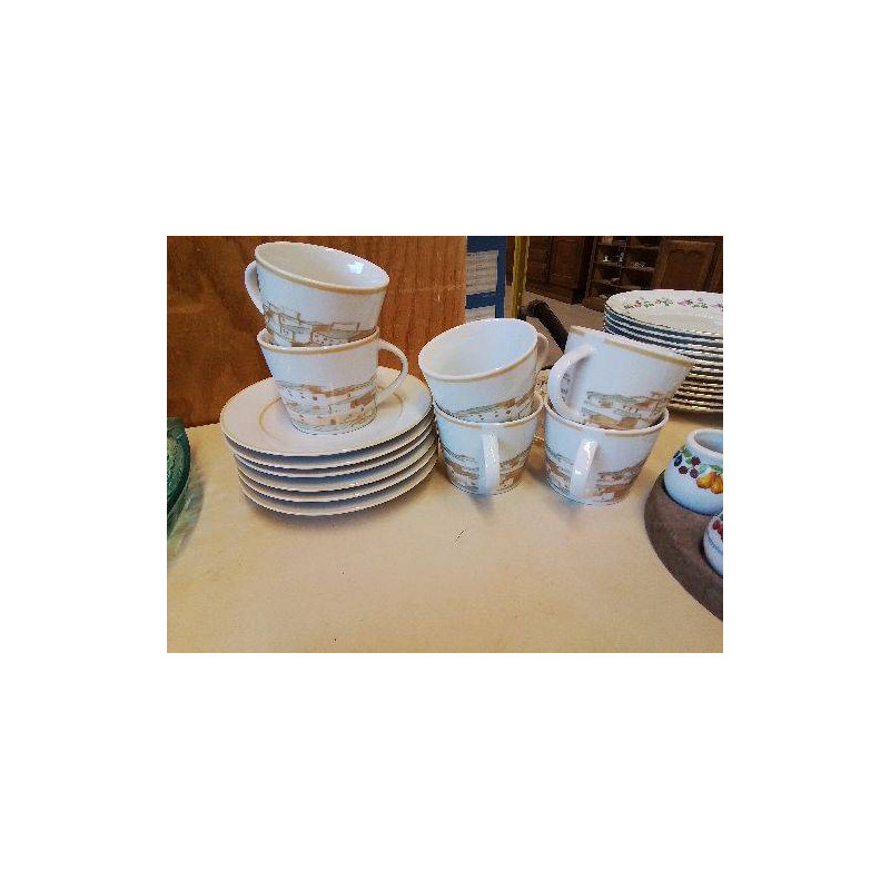 ENSEMBLE DE TASSES À CAFÉ