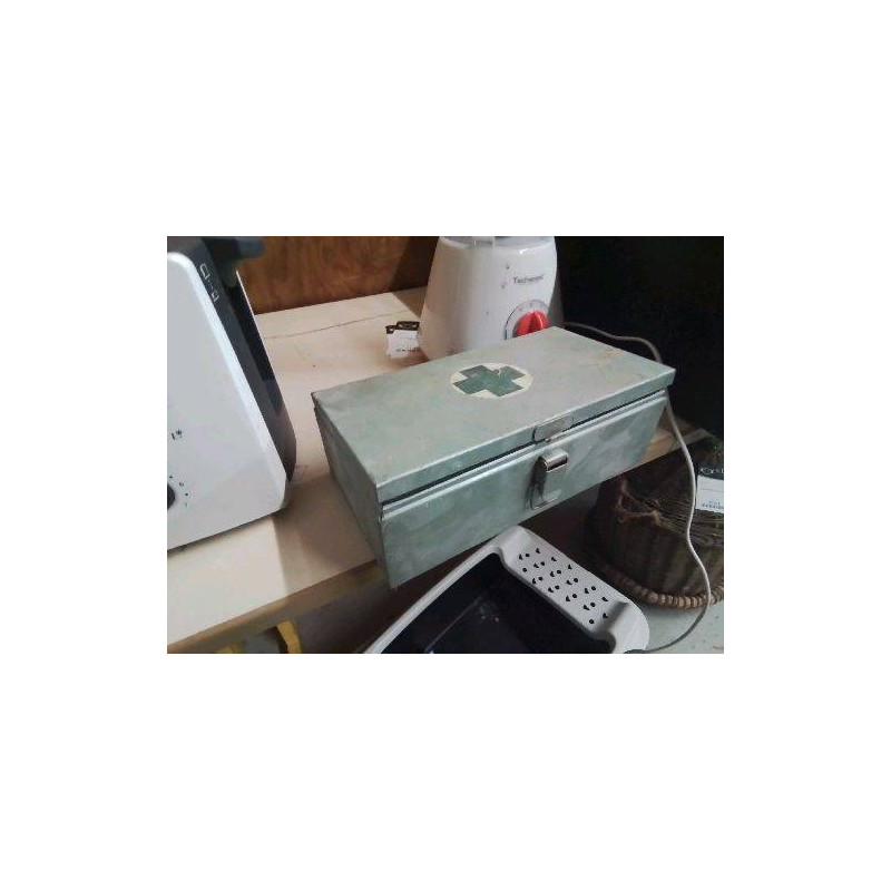 PETIT CAISSE A PHARMACIE VINTAGE