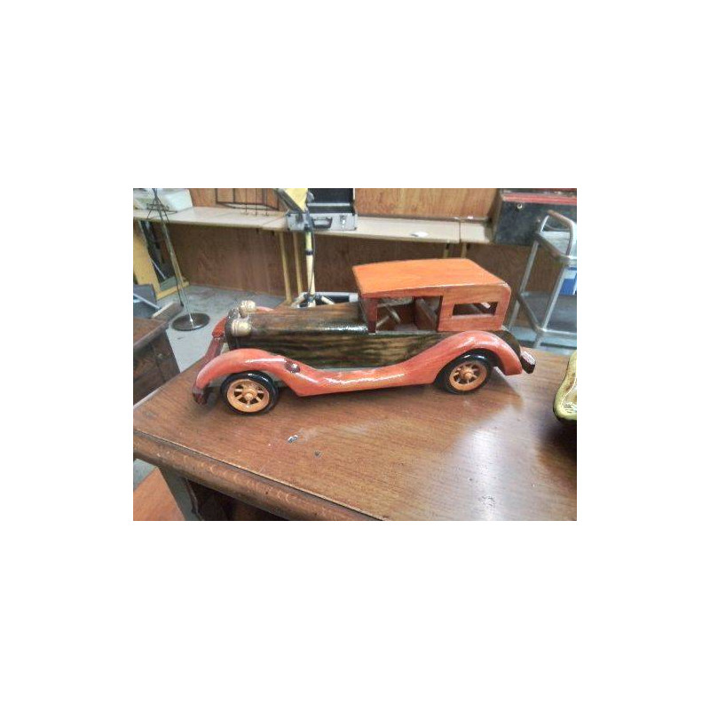 VOITURE EN BOIS