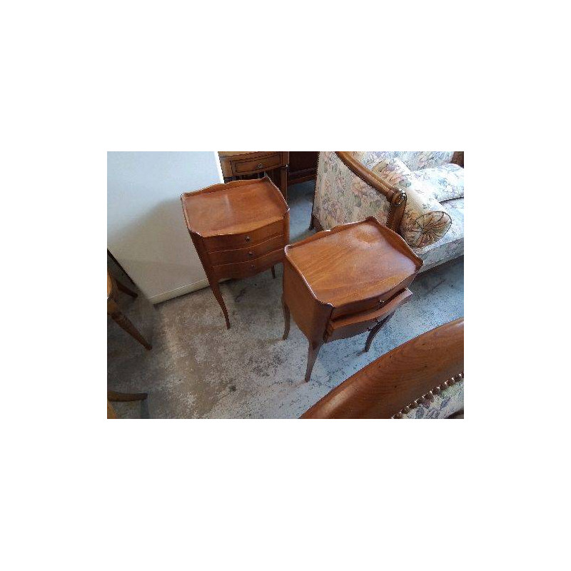 TABLE DE CHEVET STYLE LOUIS XV 