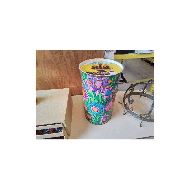 BARIL EN METAL DECORÉ 