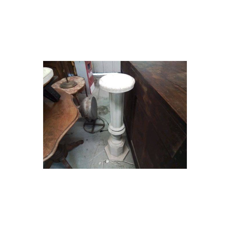 COLONNE EN MARBRE AVEC SA LAMPE 