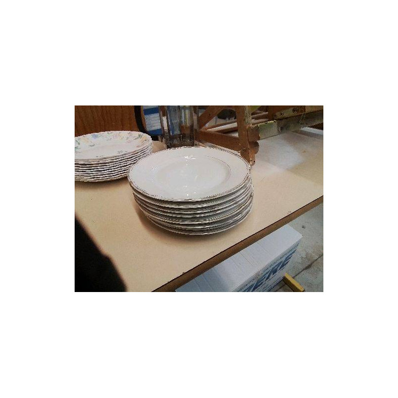 LOT DE 5 ASSIETTES À DESSERT