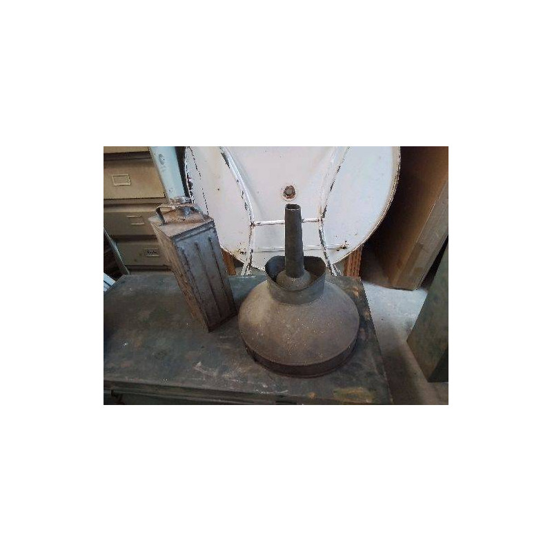 GRAND ENTONOIR A TONNEAUX