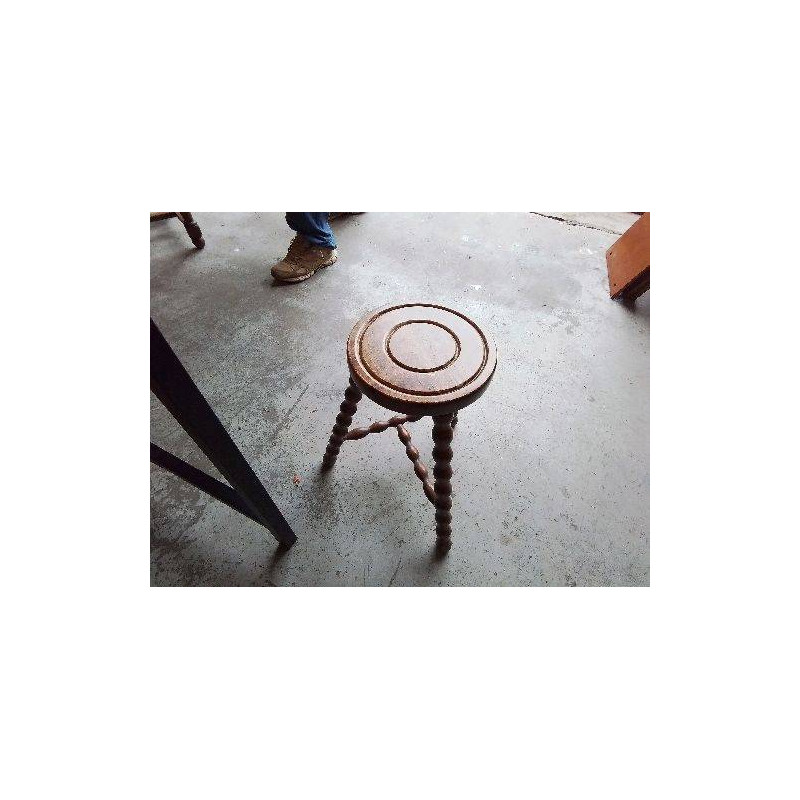 TABOURET SCULPTÉ 