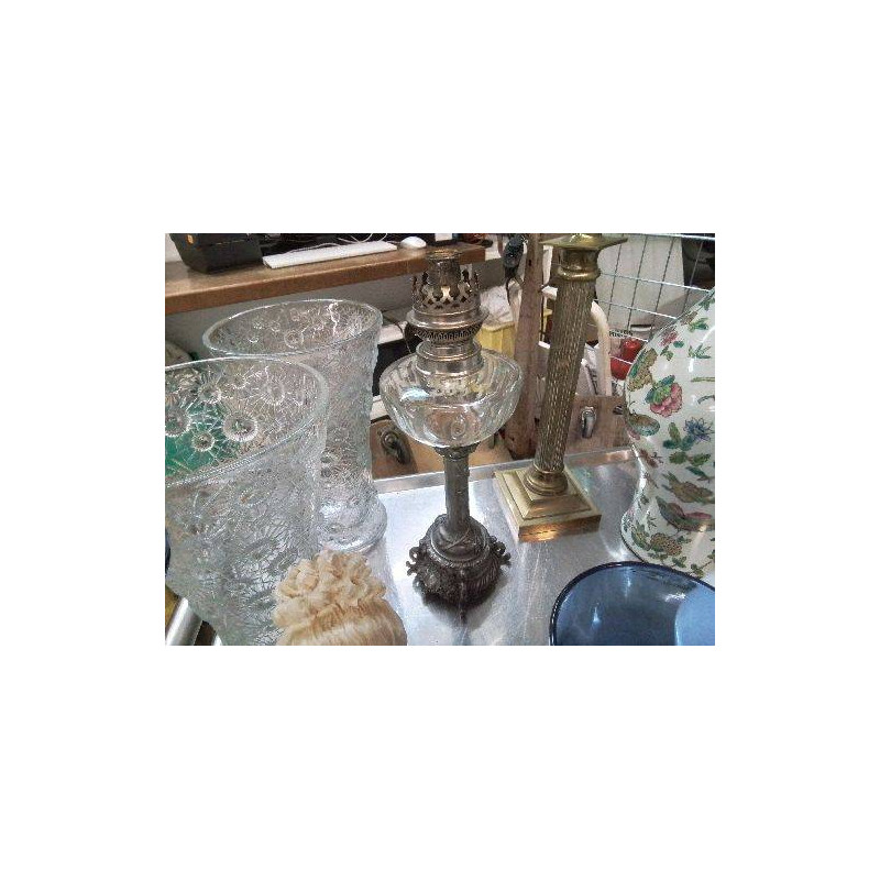 LAMPE A HUILE A VEC PIED EN ETAIN