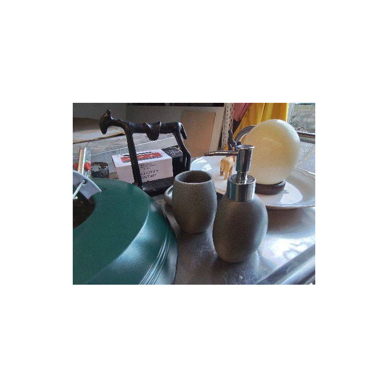 SERVICE À SALLE DE BAIN 