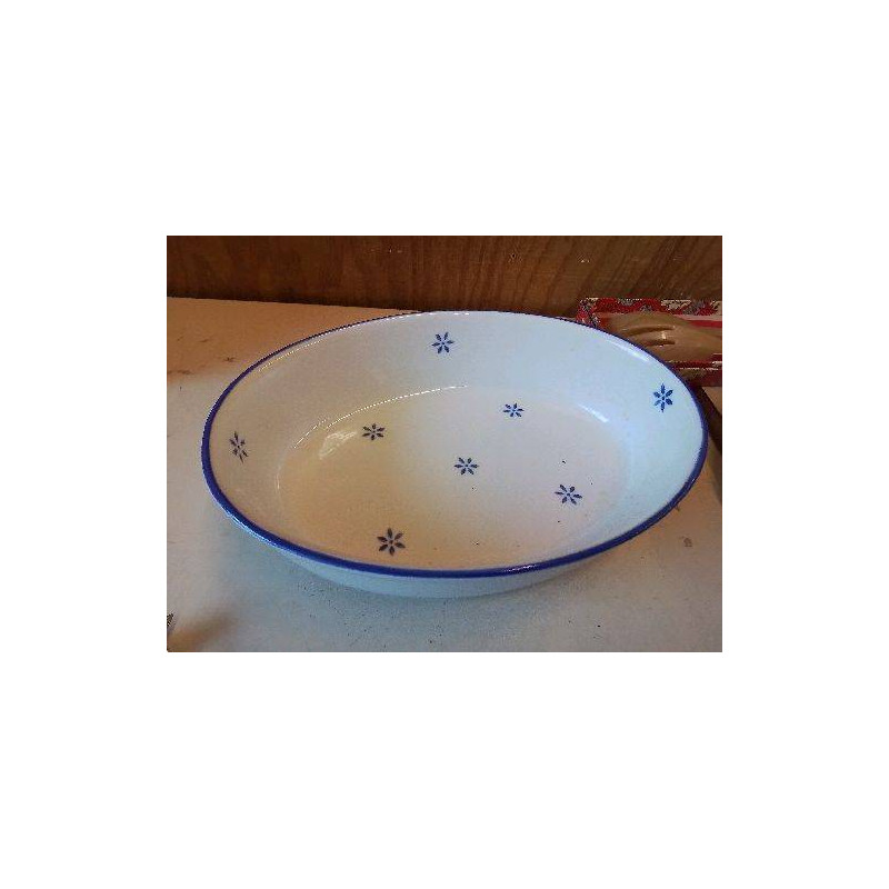 PLAT EN PORCELAINE 