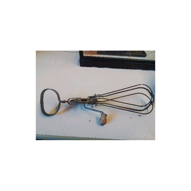 ANCIEN FOUET BATTEUR MANUEL 