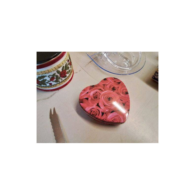 BOITE METALIQUE COEUR