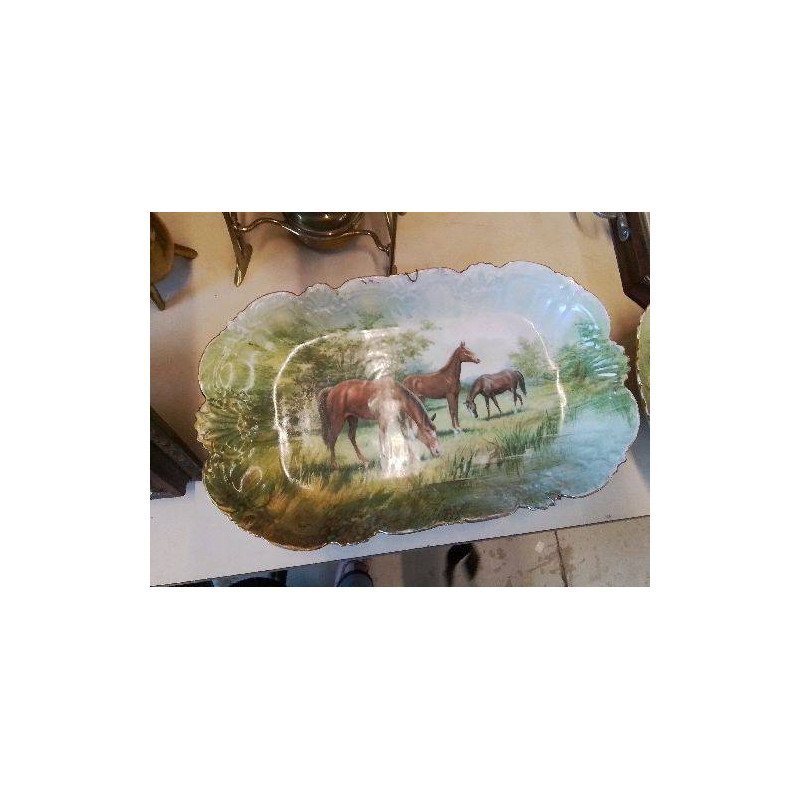 PLAT DÉCORATIF EN PORCELAINE 