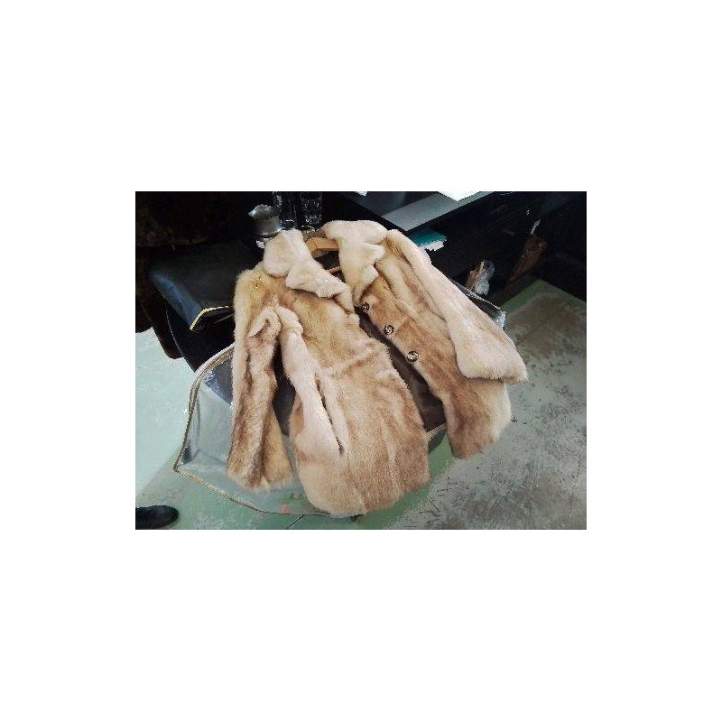 VESTE EN FOURRURE LOUP 