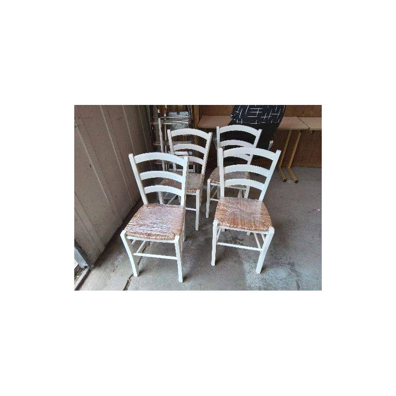 CHAISE BLANCHE PAILLÉE 