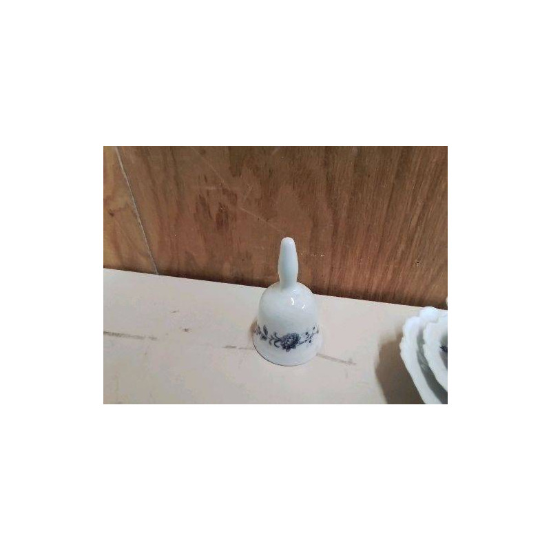 PETITE CLOCHE MOTIF FLORAL 