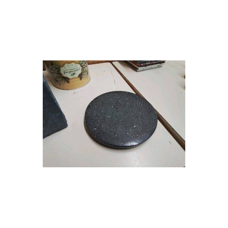 DESSOUS DE PLAT EN GRANITE