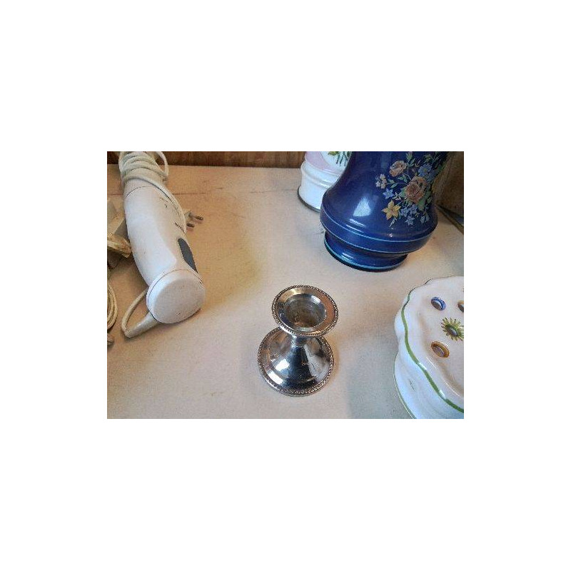 BOUGEOIR EN METAL ARGENTÉ 