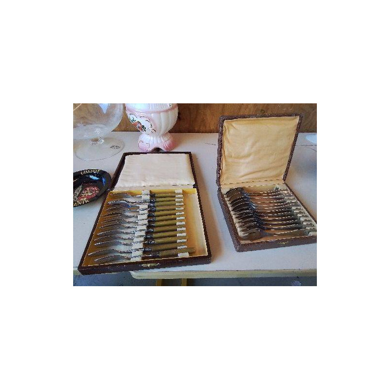 COFFRET DE COUVERTS A DESSERT