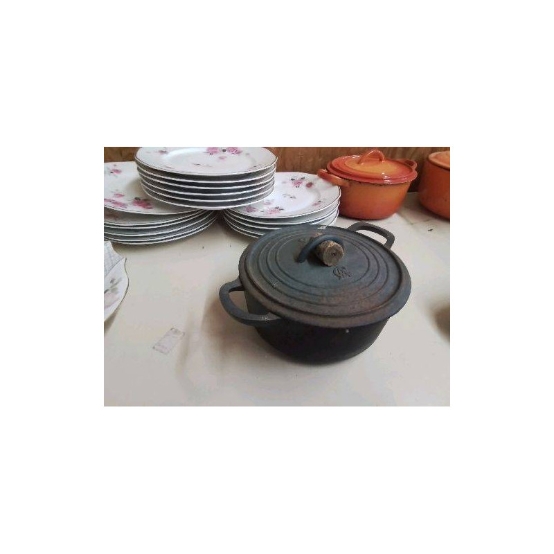 PETITE COCOTTE EN FONTE NOIRE