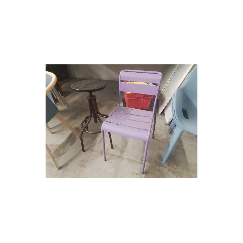 CHAISE FERMOB METAL POURPRE