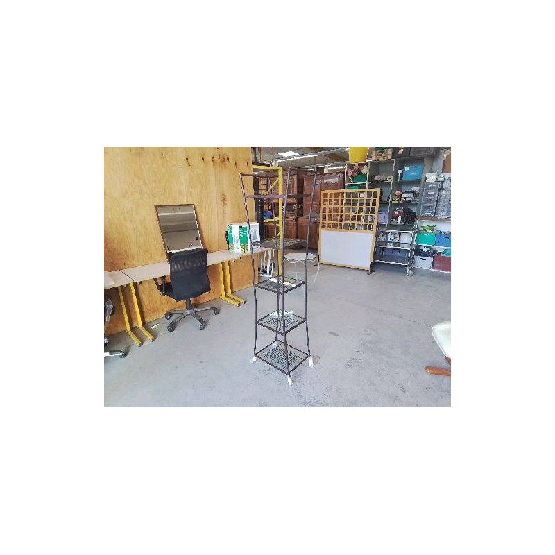 ETAERE EN FER ET VERRE