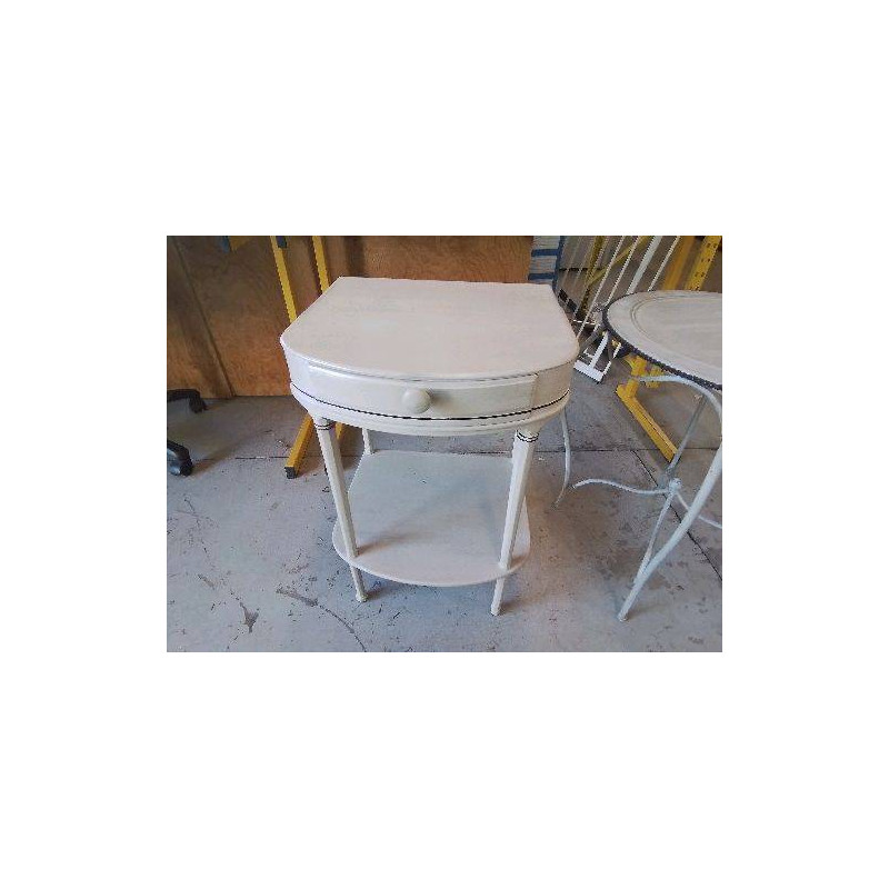 TABLE DE CHEVET CUSTOMISÉE 