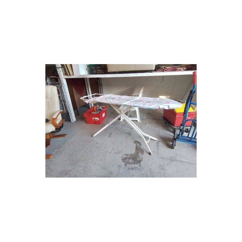 GRANDE PLANCHE A REPASSER