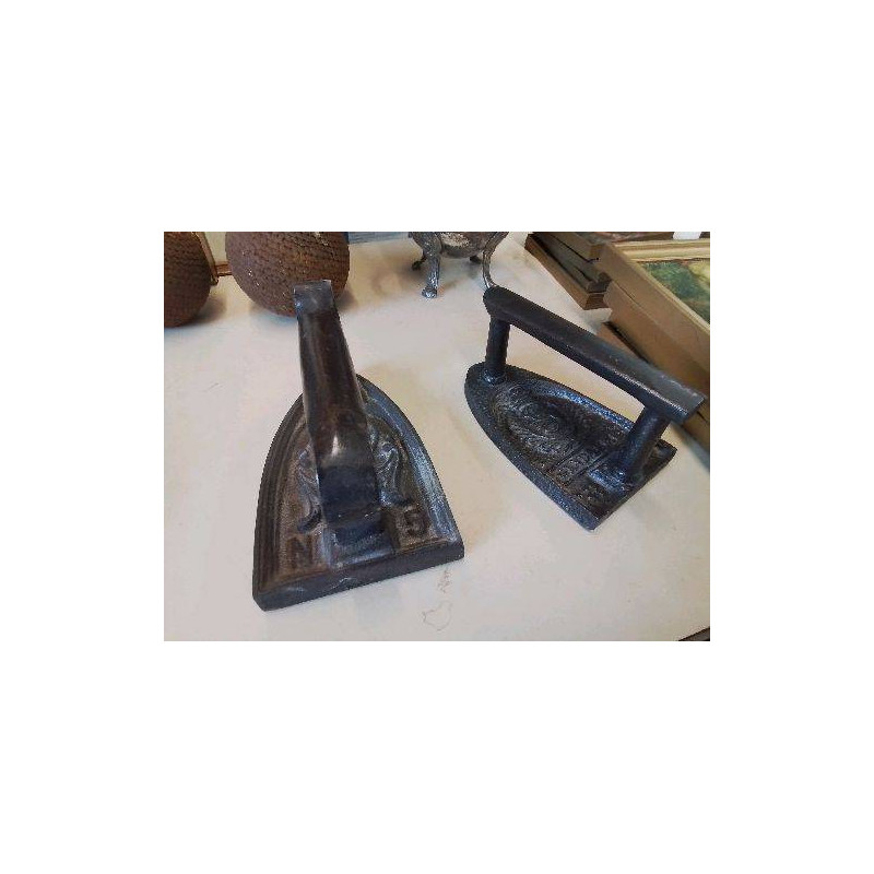 ANCIEN FER A REPASSER 