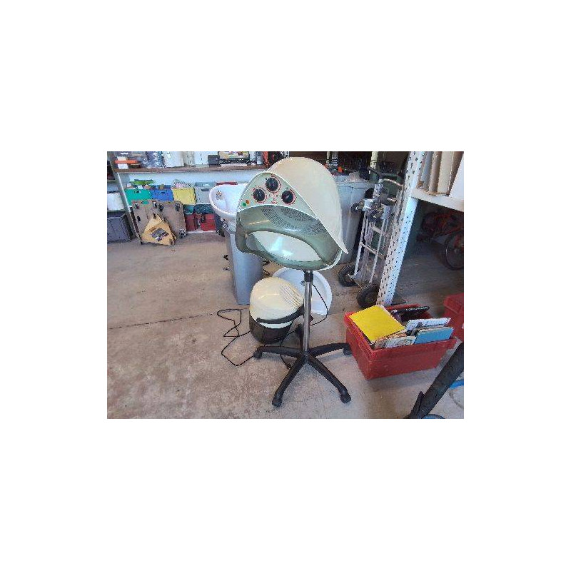 CASQUE DE MIS EN PLIS SUR PIED A COULEUR