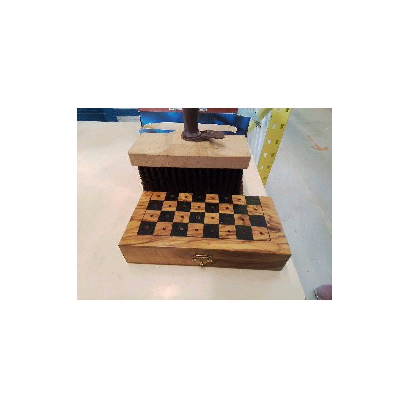 PETIT JEU D’ÉCHEC 