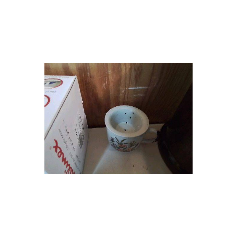 TASSE EN GRÈS MOTIF FLORAL 