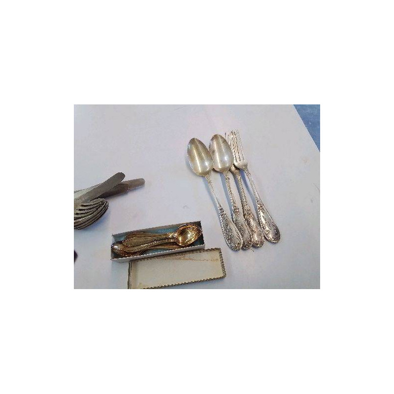 LOT DE 4 COUVERT METAL ARGENTÉ