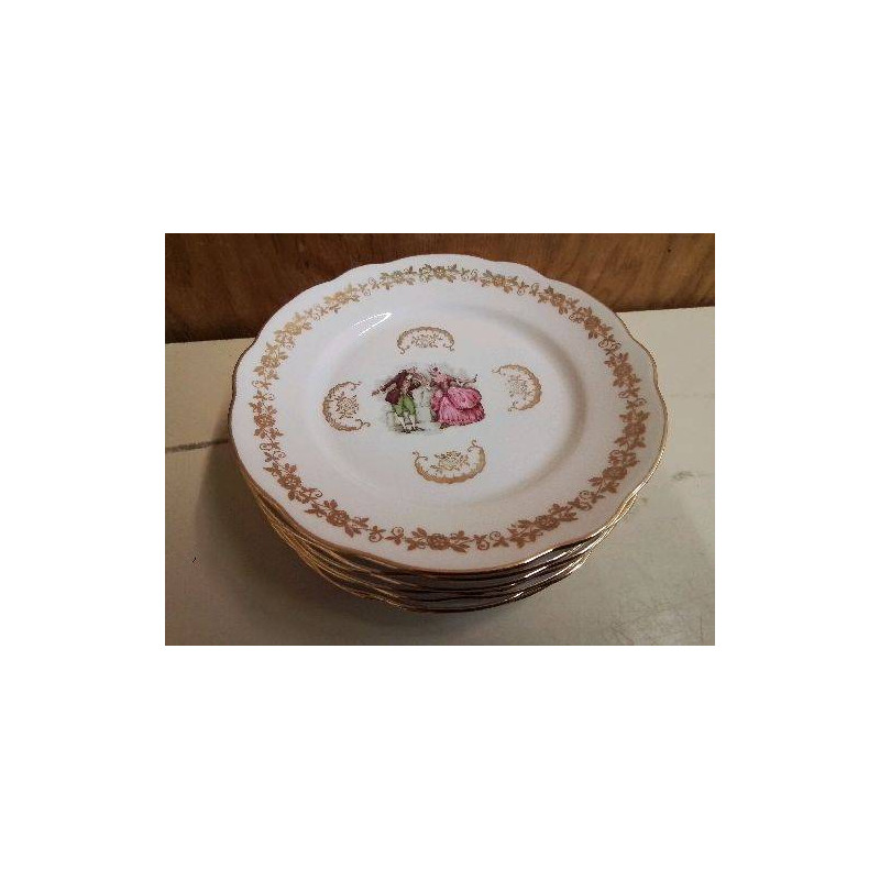 LOT DE 7 ASSIETTES EN PORCELAINE