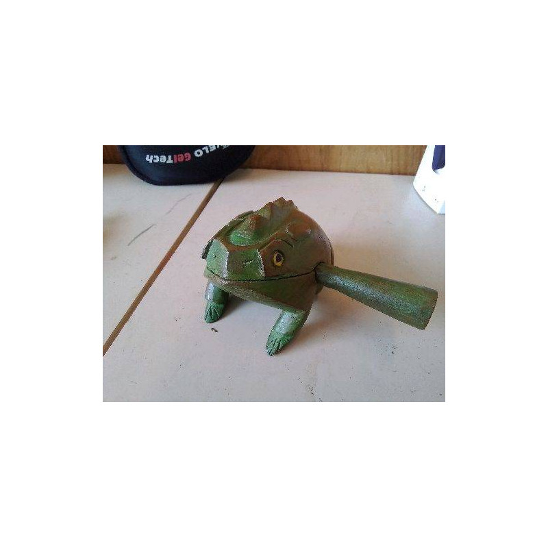 GRENOUILLE EN BOIS 