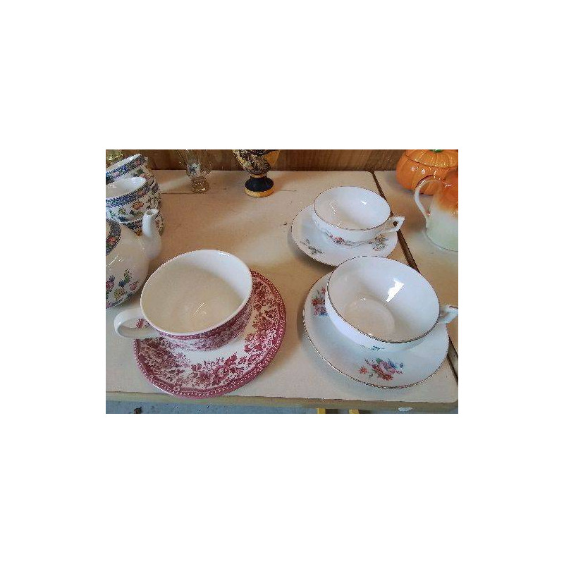 TASSE ET SOUCOUPE 