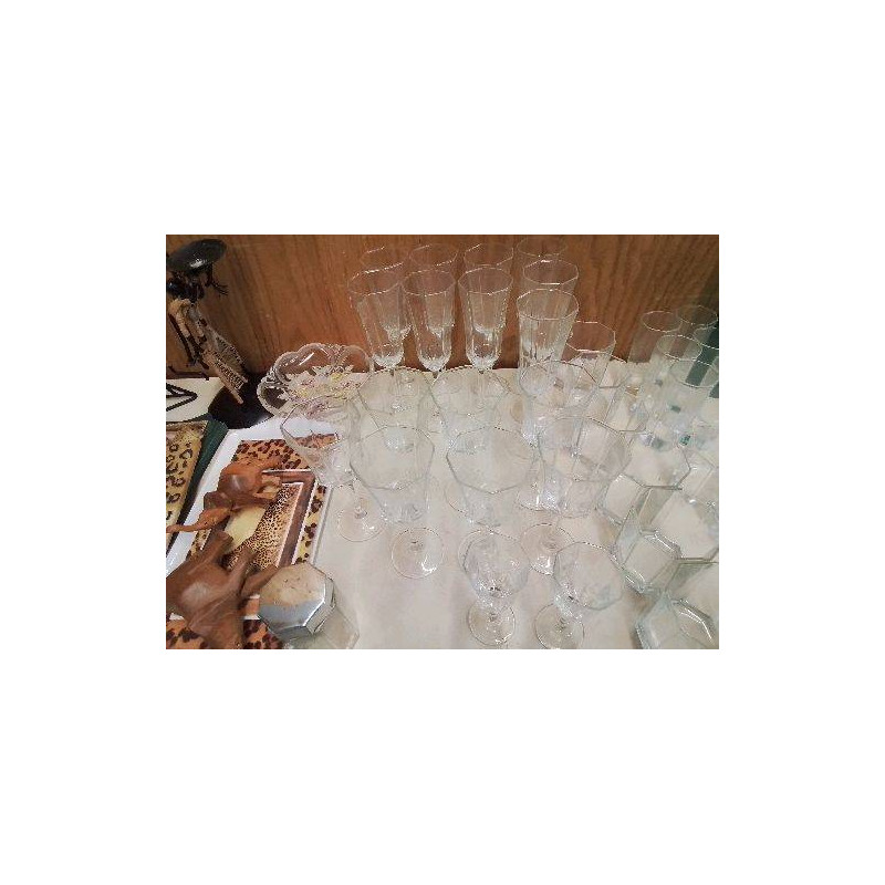 VERRE A PIED OCTOGONAL 