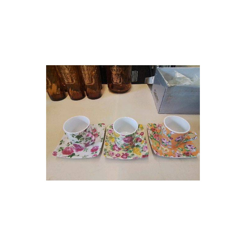 TASSE ET SOUCOUPE CARRÉ 