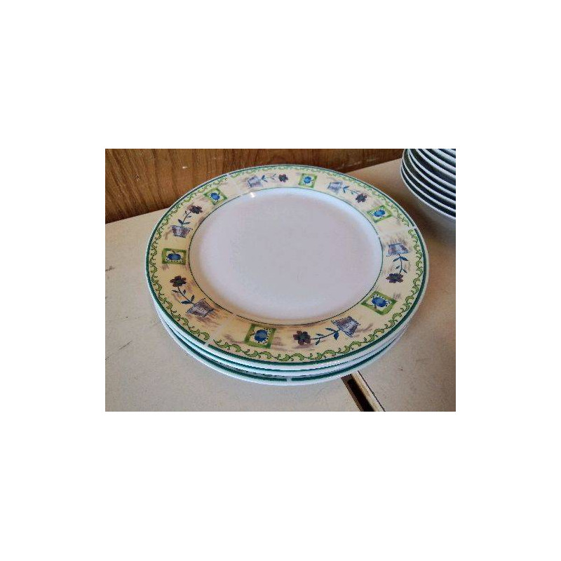 LOT DE 3 ASSIETTES PLATES