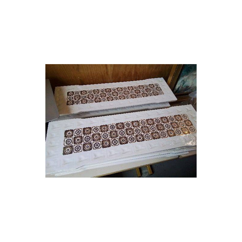 PAREMENT EN CERAMIQUE