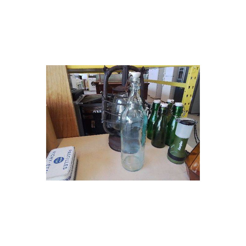 ANCIENNE BOUTEILLE EN VERRE
