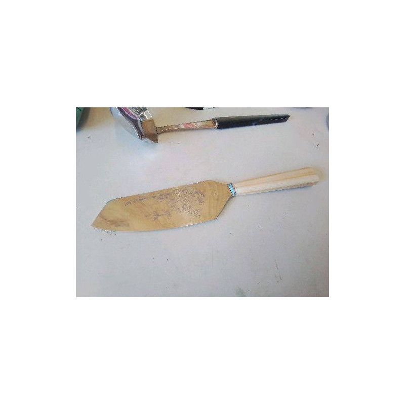COUTEAU A GÂTEAU 