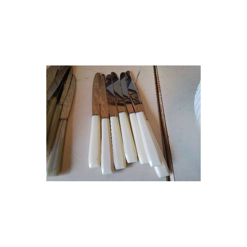 LOT DE 7 COUTEAUX 
