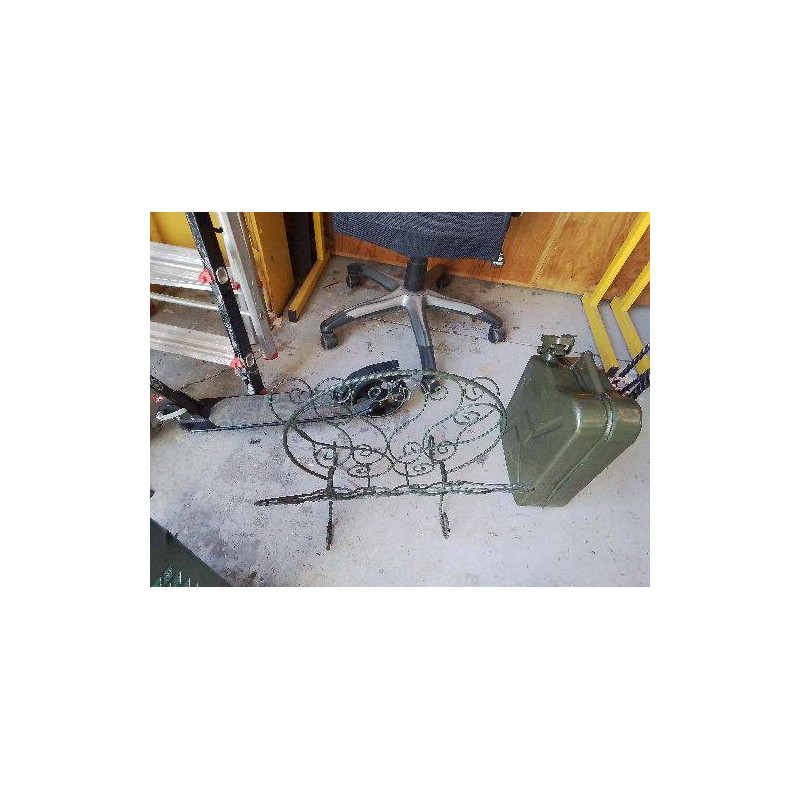 PORTE REVUES EN FER FORGÉ 